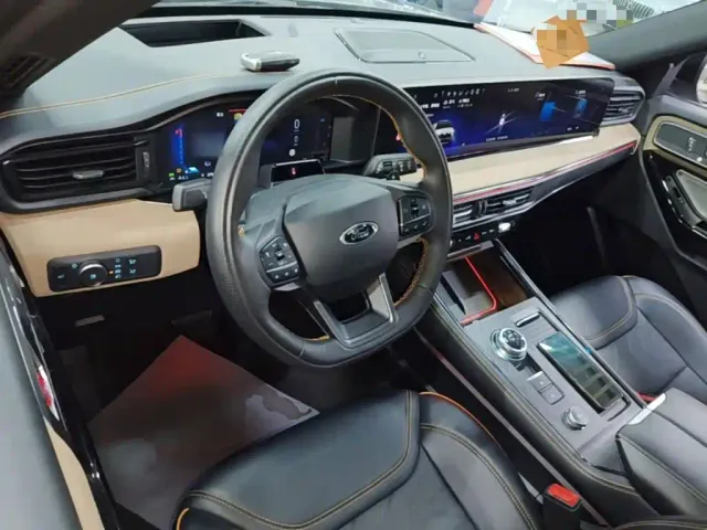 Ford Explorer — Фото автомобиля 9
