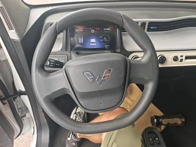 Wuling Hongguang Mini EV — Фото автомобиля 10