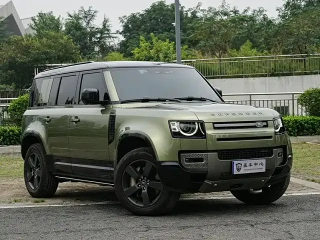 Land Rover Defender — Фото автомобиля 5