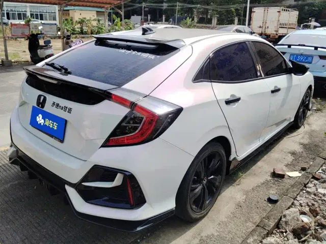 Honda Civic 2021 Hatchback 220TURBO CVT Sport — Фото автомобиля 3