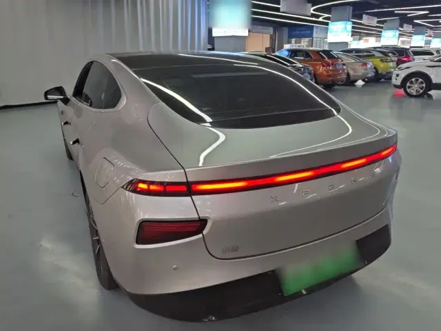 Xpeng P7 — Фото автомобиля 4