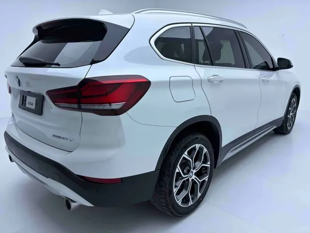 BMW X1 — Фото автомобиля 4