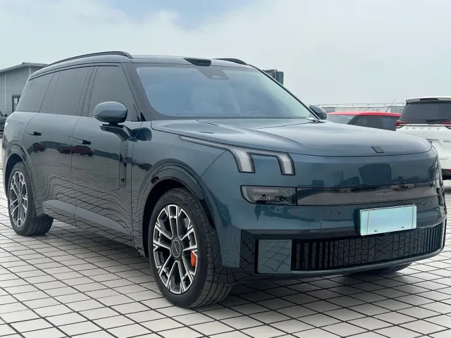 Lynk & Co 900 — Фото автомобиля 3