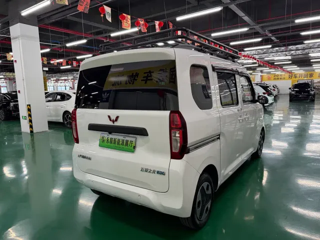 Wuling Zhiguang NEV — Фото автомобиля 9