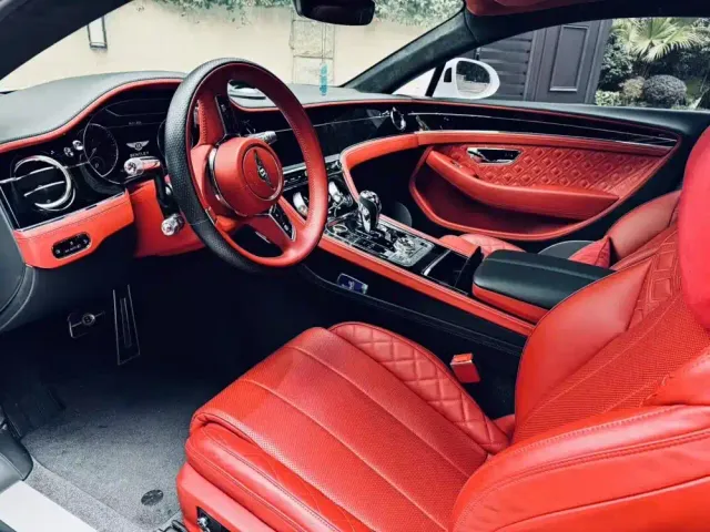 Bentley Continental — Фото автомобиля 5