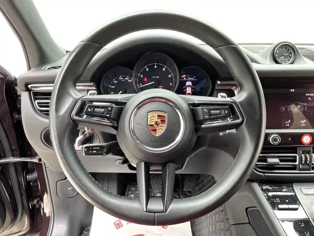 Porsche Macan — Фото автомобиля 15