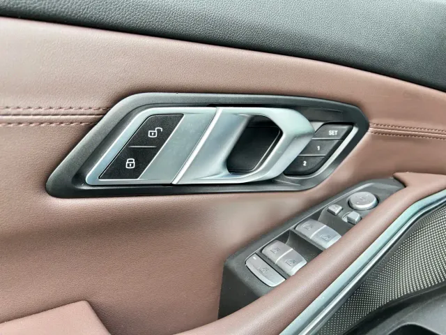 BMW 3 Series — Фото автомобиля 13