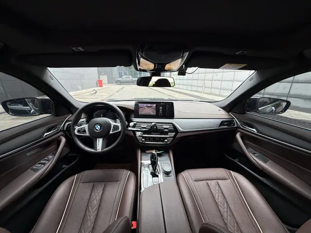 BMW 5 Series — Фото автомобиля 5