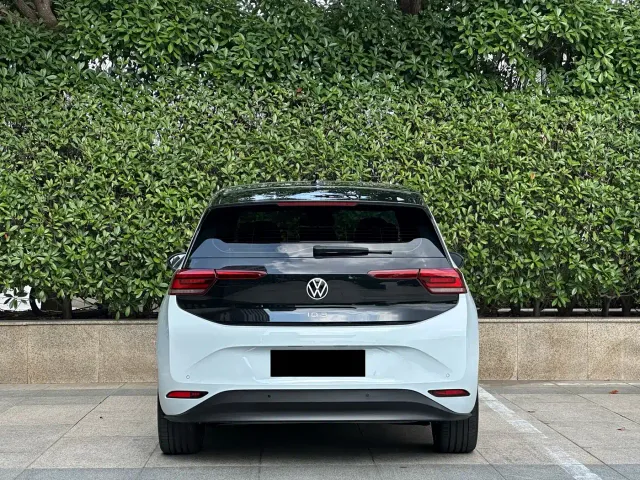 Volkswagen ID.3 — Фото автомобиля 4