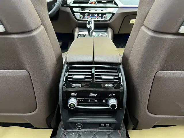 BMW 5 Series — Фото автомобиля 26