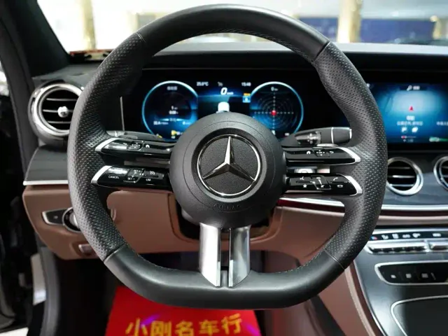 Mercedes-Benz E-Class — Фото автомобиля 9