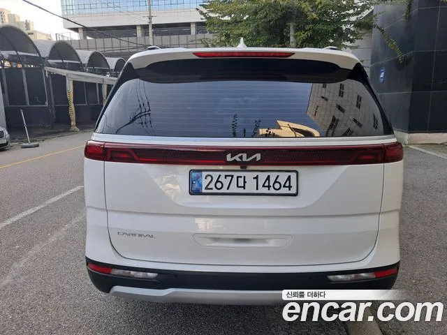 Kia Canival — Фото автомобиля 5
