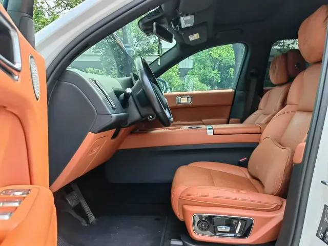 Li Auto L7 — Фото автомобиля 5