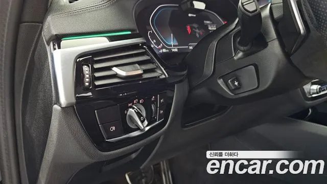 BMW 5 Series G30 — Фото автомобиля 23