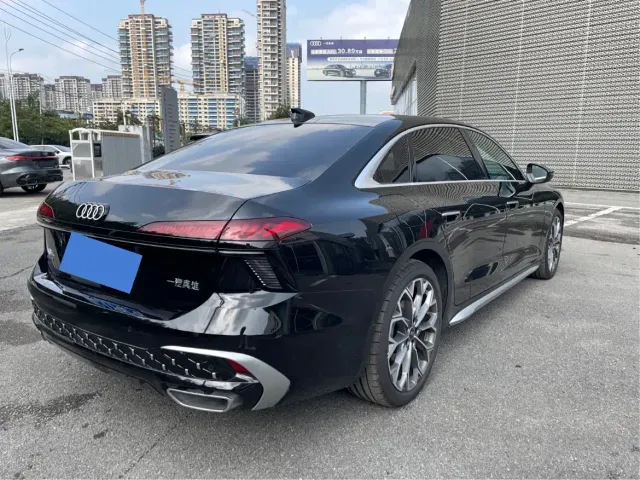 Audi A6L — Фото автомобиля 10