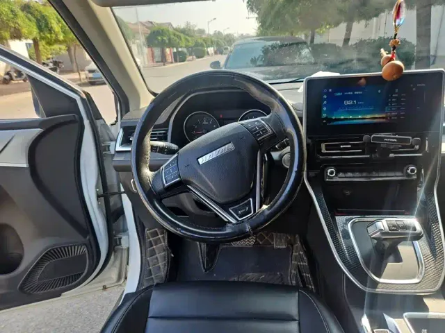 Haval M6 — Фото автомобиля 11