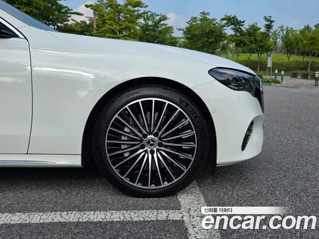 Mercedes-Benz E-Class — Фото автомобиля 15