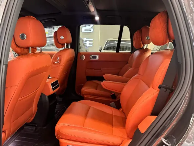 Li Auto L8 — Фото автомобиля 6
