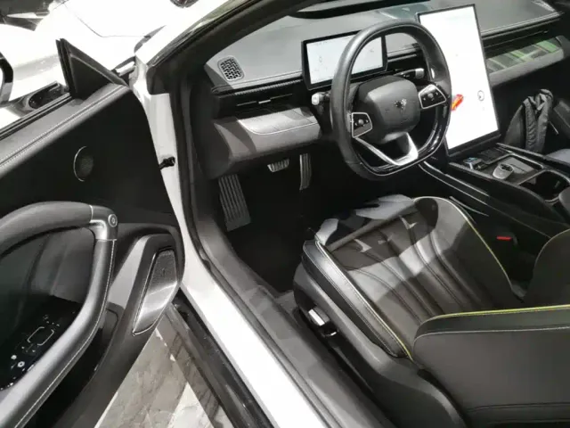 Hozon Neta GT — Фото автомобиля 11
