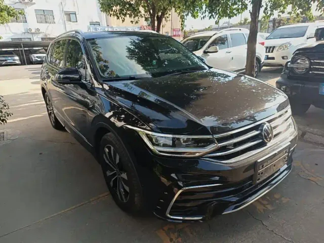 Volkswagen Tiguan L — Фото автомобиля 3