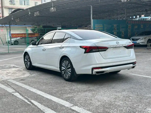Nissan Teana — Фото автомобиля 5