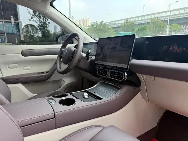 Leapmotor C11 — Фото автомобиля 10