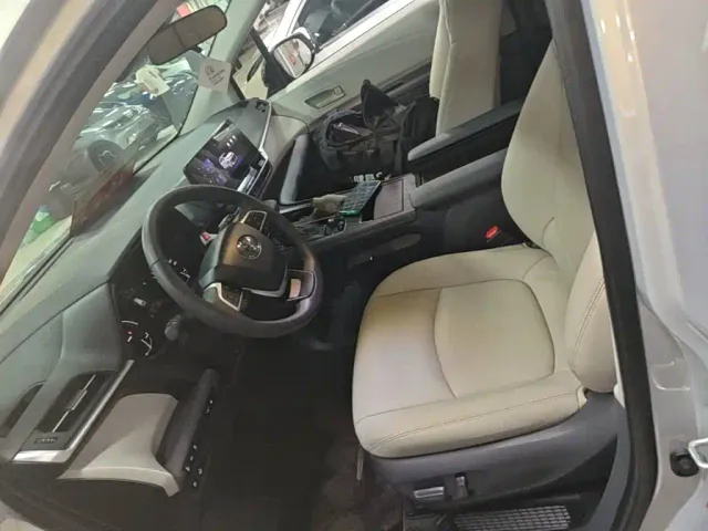 Toyota Sienna — Фото автомобиля 14