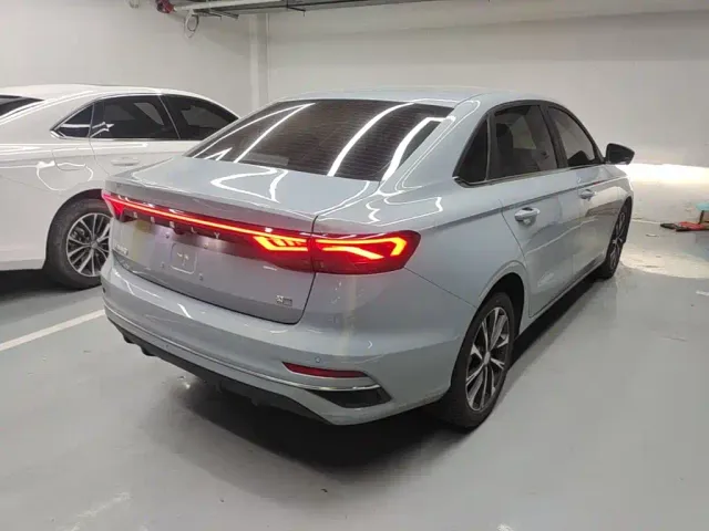 Geely Emgrand — Фото автомобиля 6