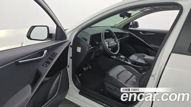 Kia Niro — Фото автомобиля 15