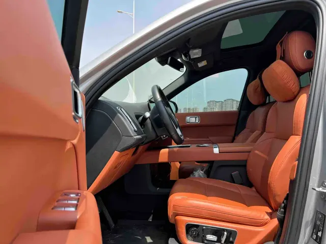 Li Auto L9 — Фото автомобиля 5