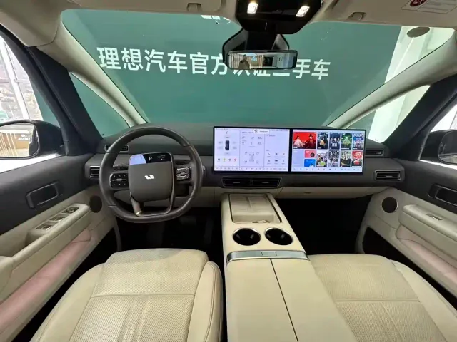 Li Auto MEGA — Фото автомобиля 7