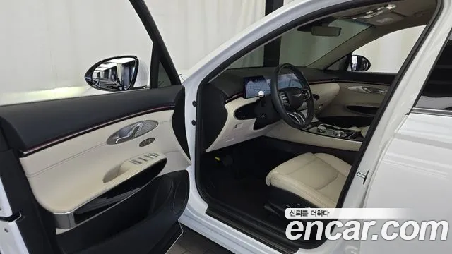Genesis GV70 — Фото автомобиля 10