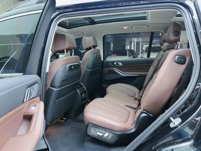 BMW X7 — Фото автомобиля 8
