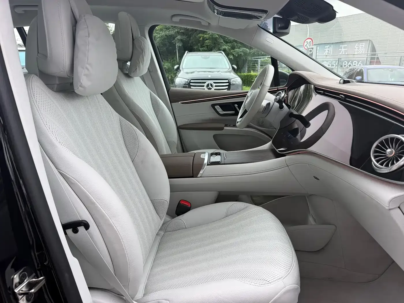 Mercedes-Benz Mercedes-Benz EQS SUV 2025 Model 500 4MATIC — Фото автомобиля 6