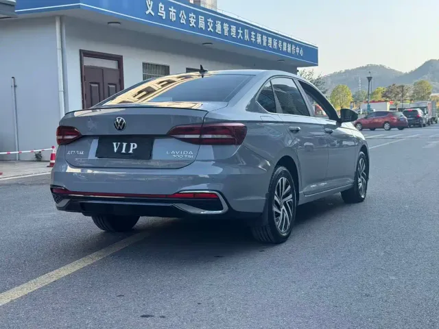Volkswagen Lavida — Фото автомобиля 5