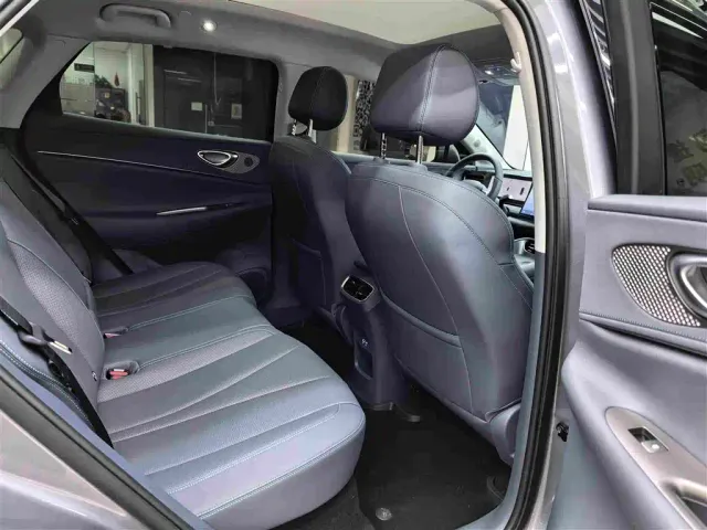 BYD Sealion 06 — Фото автомобиля 13
