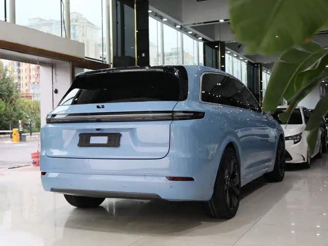 Li Auto L7 — Фото автомобиля 15