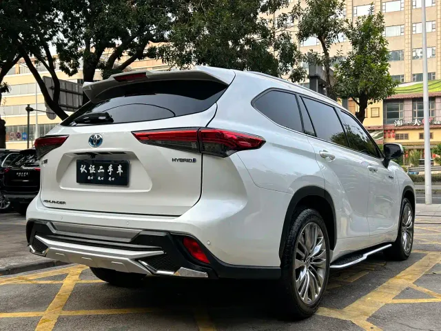 Toyota Highlander — Фото автомобиля 3