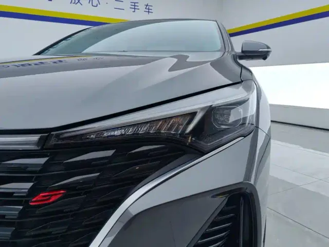 Changan Eado — Фото автомобиля 5