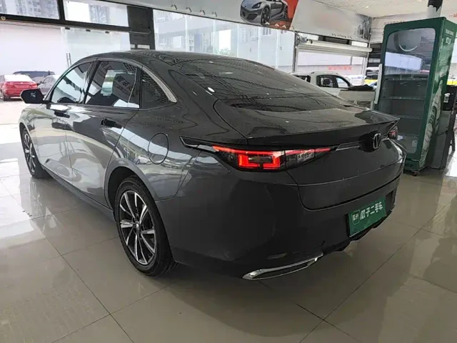 Changan Eado — Фото автомобиля 4