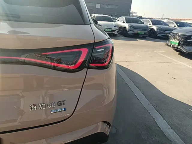 BYD Seal 06 GT — Фото автомобиля 7