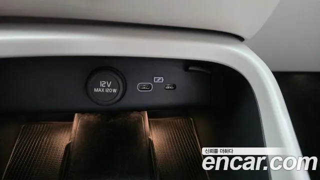 Volvo XC40 — Фото автомобиля 18