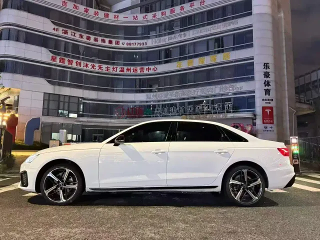 Audi A4L — Фото автомобиля 3