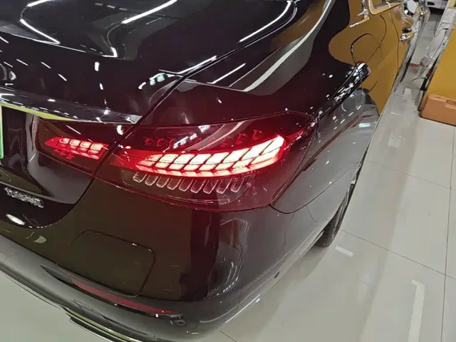 Mercedes-Benz E-Class — Фото автомобиля 7