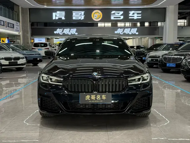BMW 5 Series — Фото автомобиля 2