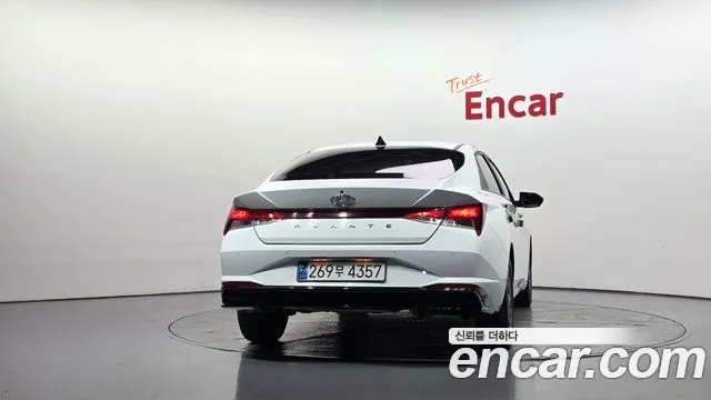 Hyundai Avante CN7 — Фото автомобиля 4