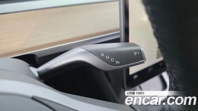 Tesla Model Y — Фото автомобиля 9