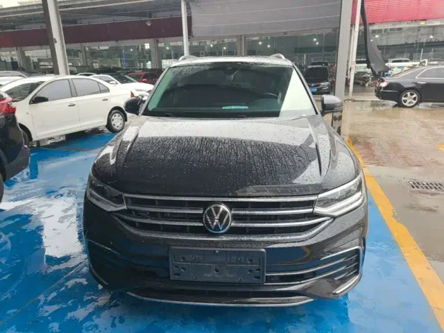 Volkswagen Tiguan L — Фото автомобиля 2