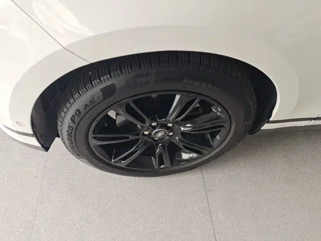 Land Rover Range Rover Velar — Фото автомобиля 22