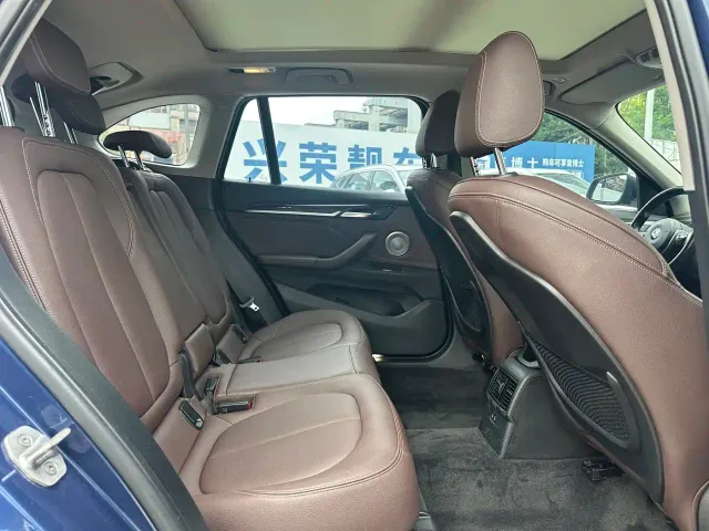 BMW X1 — Фото автомобиля 12